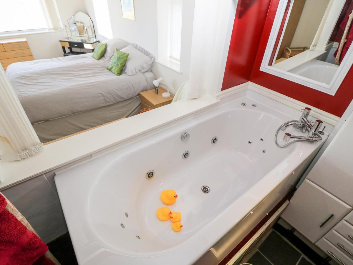 Sea View Apartment Pwllheli Εξωτερικό φωτογραφία