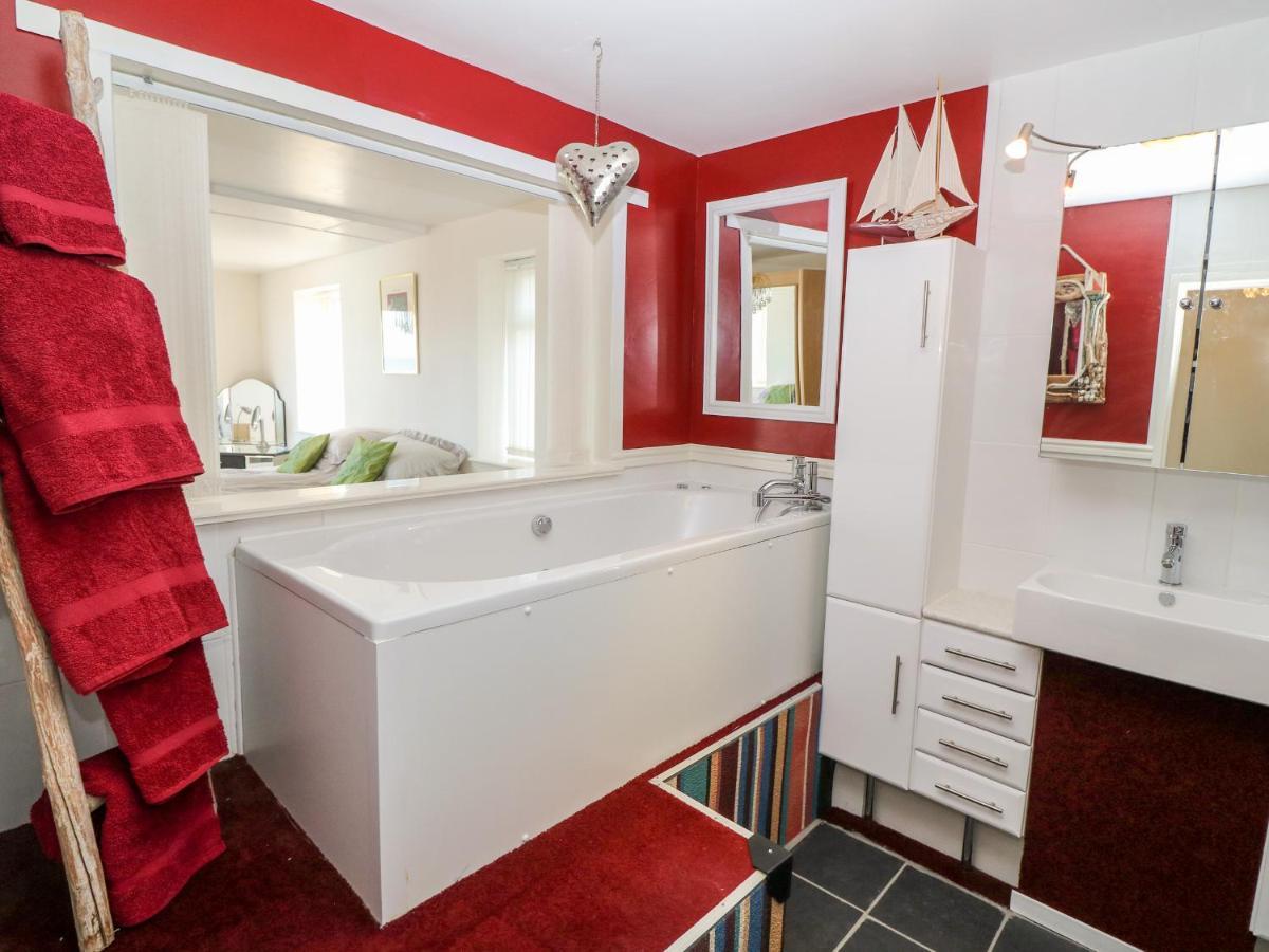 Sea View Apartment Pwllheli Εξωτερικό φωτογραφία